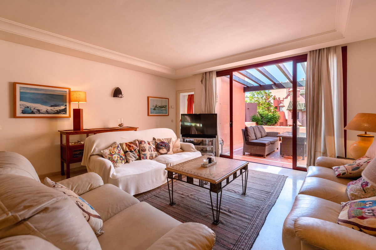 3 Bed Apartment for sale in Estepona Costa Del Sol, Málaga, Spain