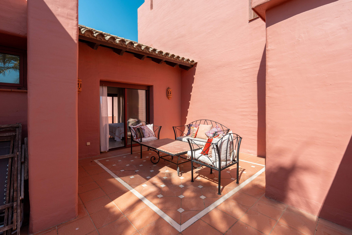 3 Bed Apartment for sale in Estepona Costa Del Sol, Málaga, Spain