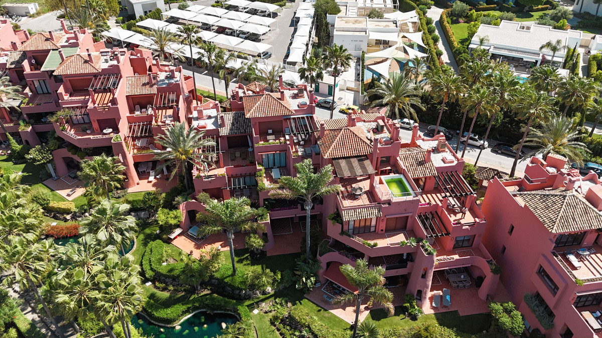 3 Bed Apartment for sale in Estepona Costa Del Sol, Málaga, Spain