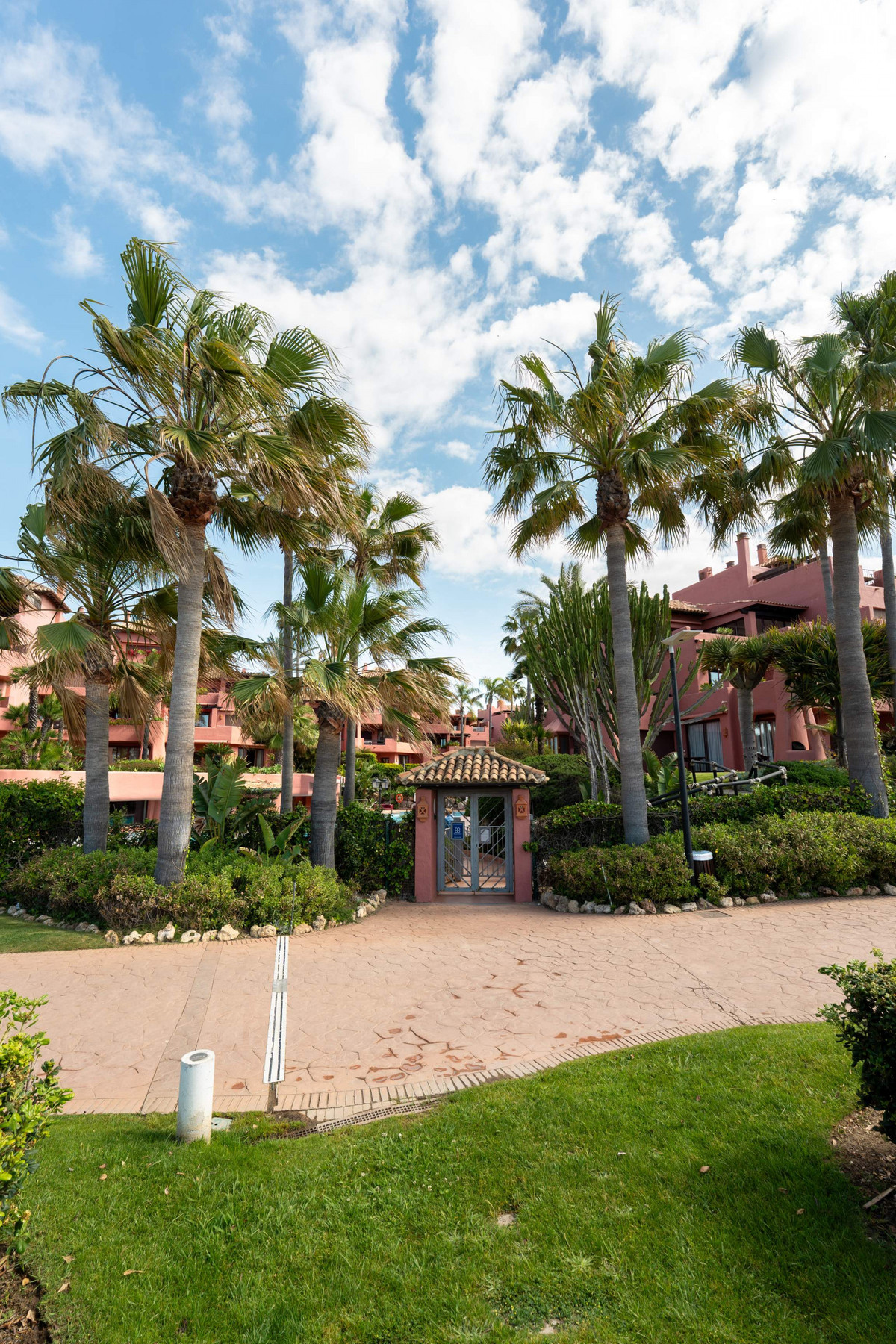 3 Bed Apartment for sale in Estepona Costa Del Sol, Málaga, Spain