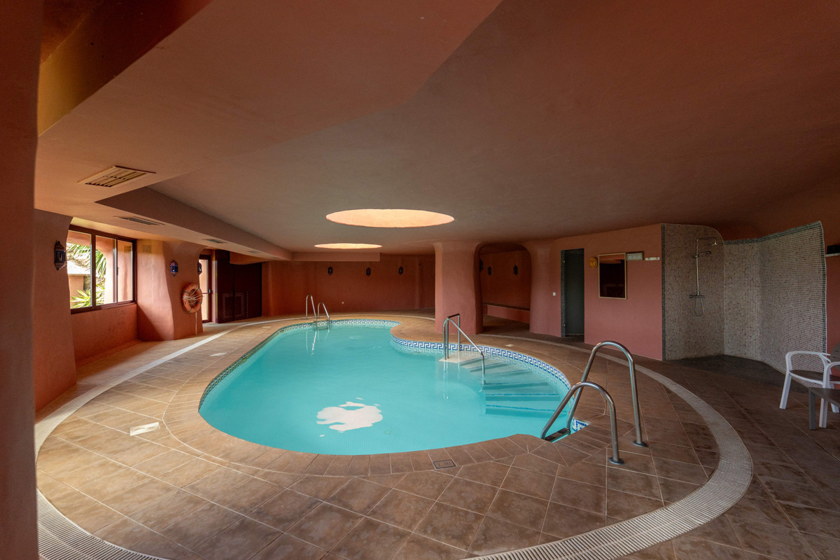 3 Bed Apartment for sale in Estepona Costa Del Sol, Málaga, Spain