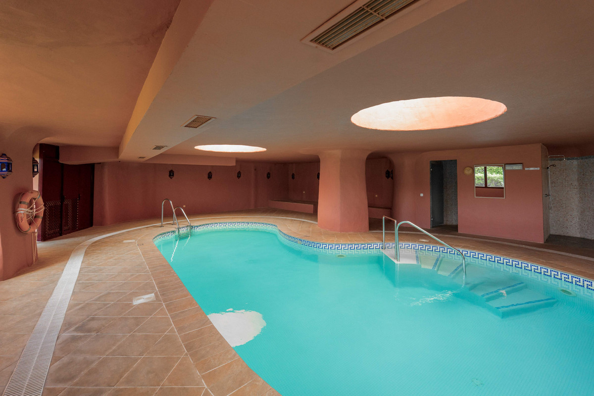 3 Bed Apartment for sale in Estepona Costa Del Sol, Málaga, Spain