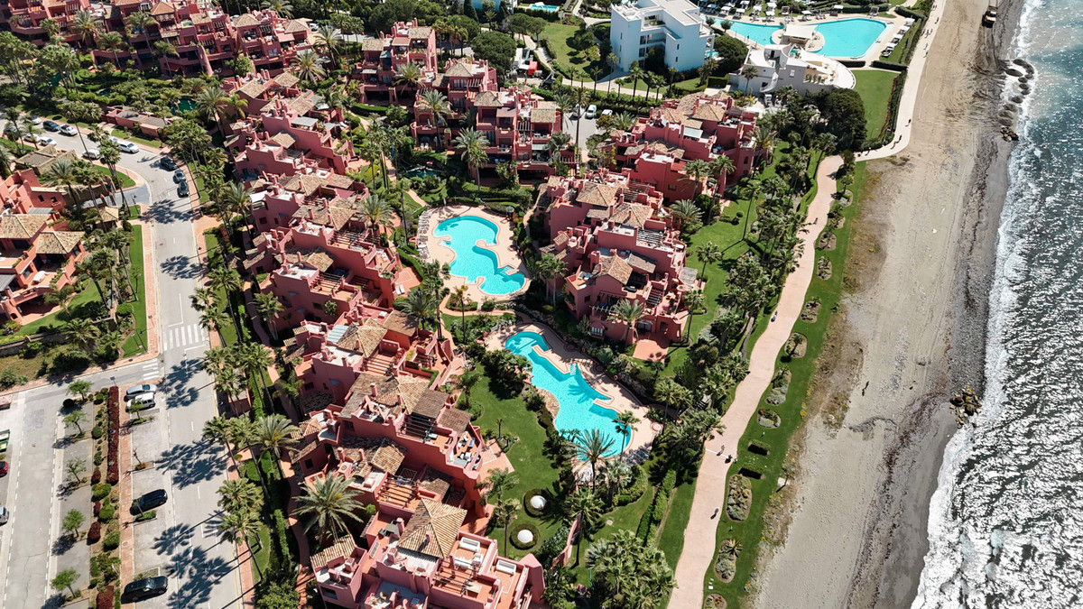 3 Bed Apartment for sale in Estepona Costa Del Sol, Málaga, Spain