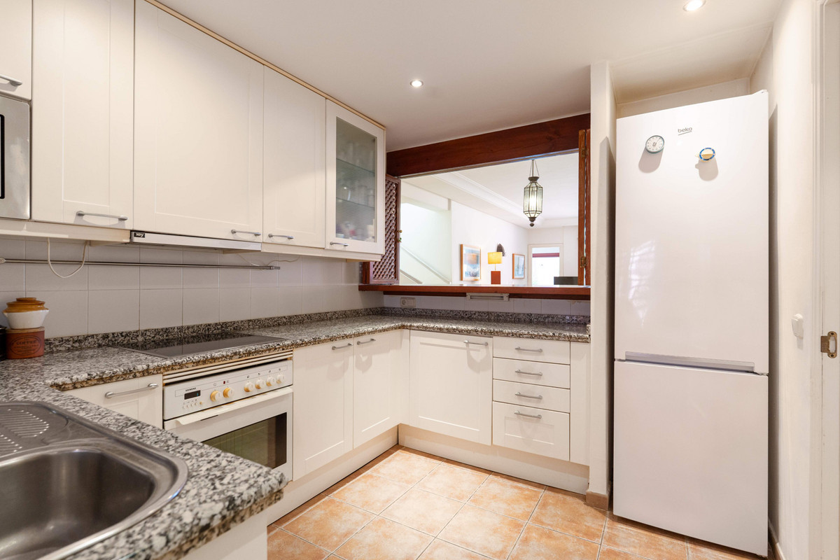 3 Bed Apartment for sale in Estepona Costa Del Sol, Málaga, Spain