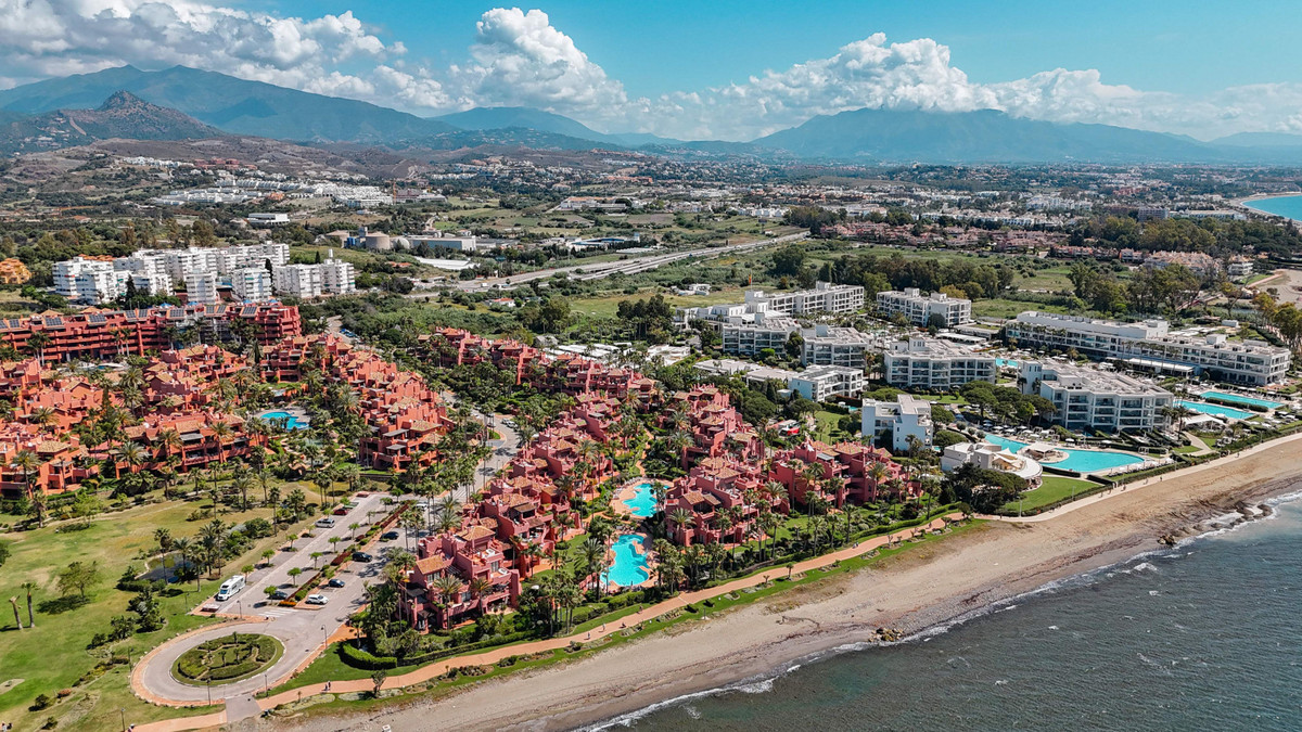 3 Bed Apartment for sale in Estepona Costa Del Sol, Málaga, Spain