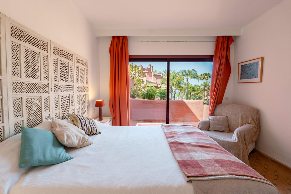 3 Bed Apartment for sale in Estepona Costa Del Sol, Málaga, Spain