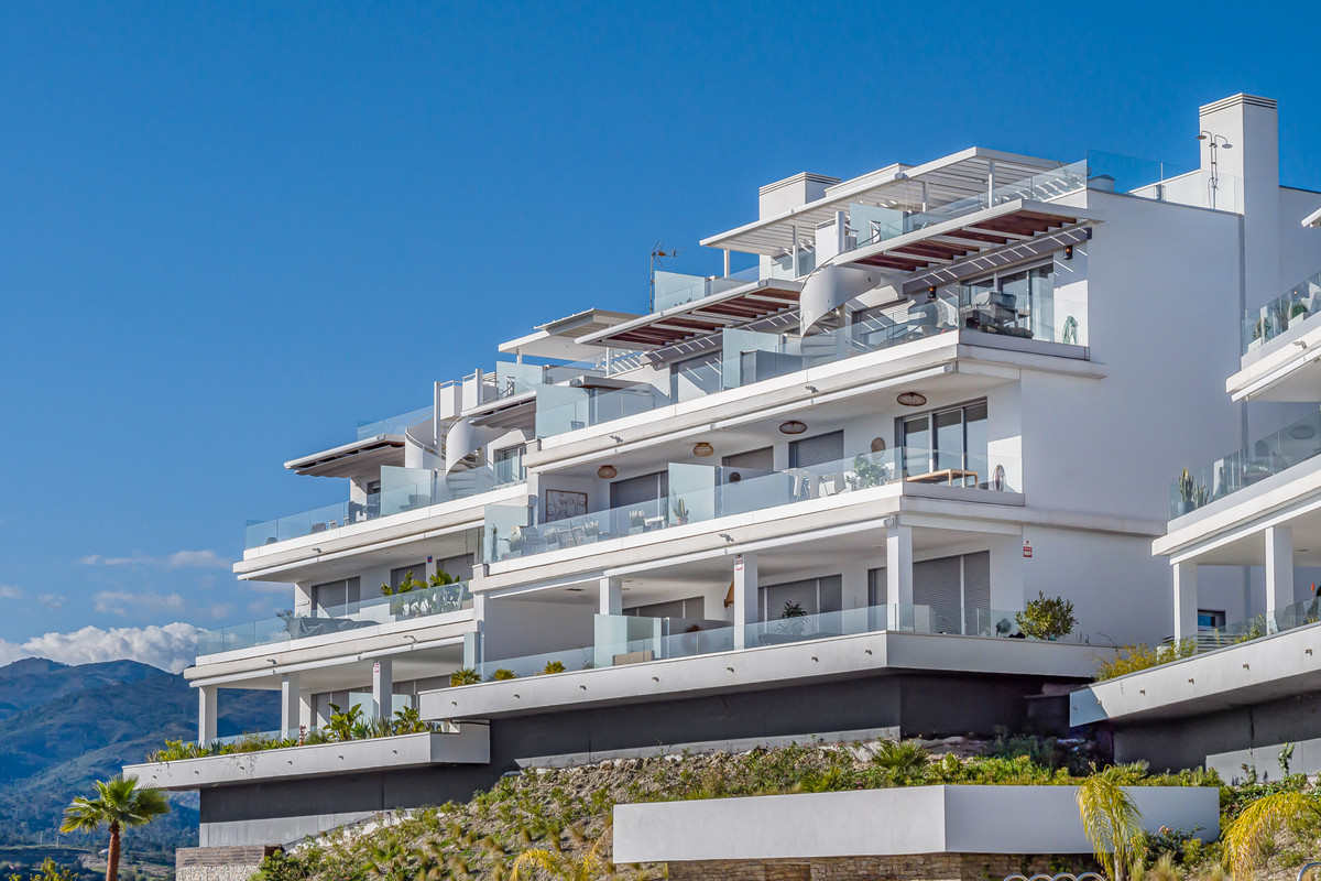 3 Bed Apartment for sale in Cancelada Costa Del Sol, Málaga, Spain