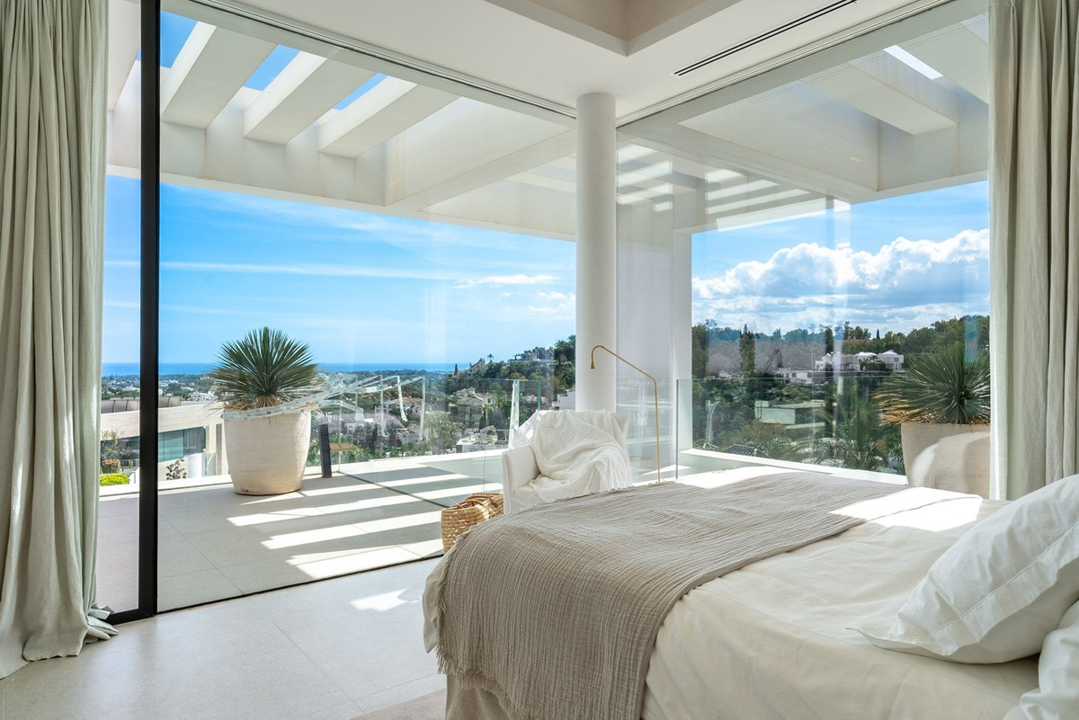 6 Bed Townhouse for sale in Benahavís Costa Del Sol, Málaga, Spain