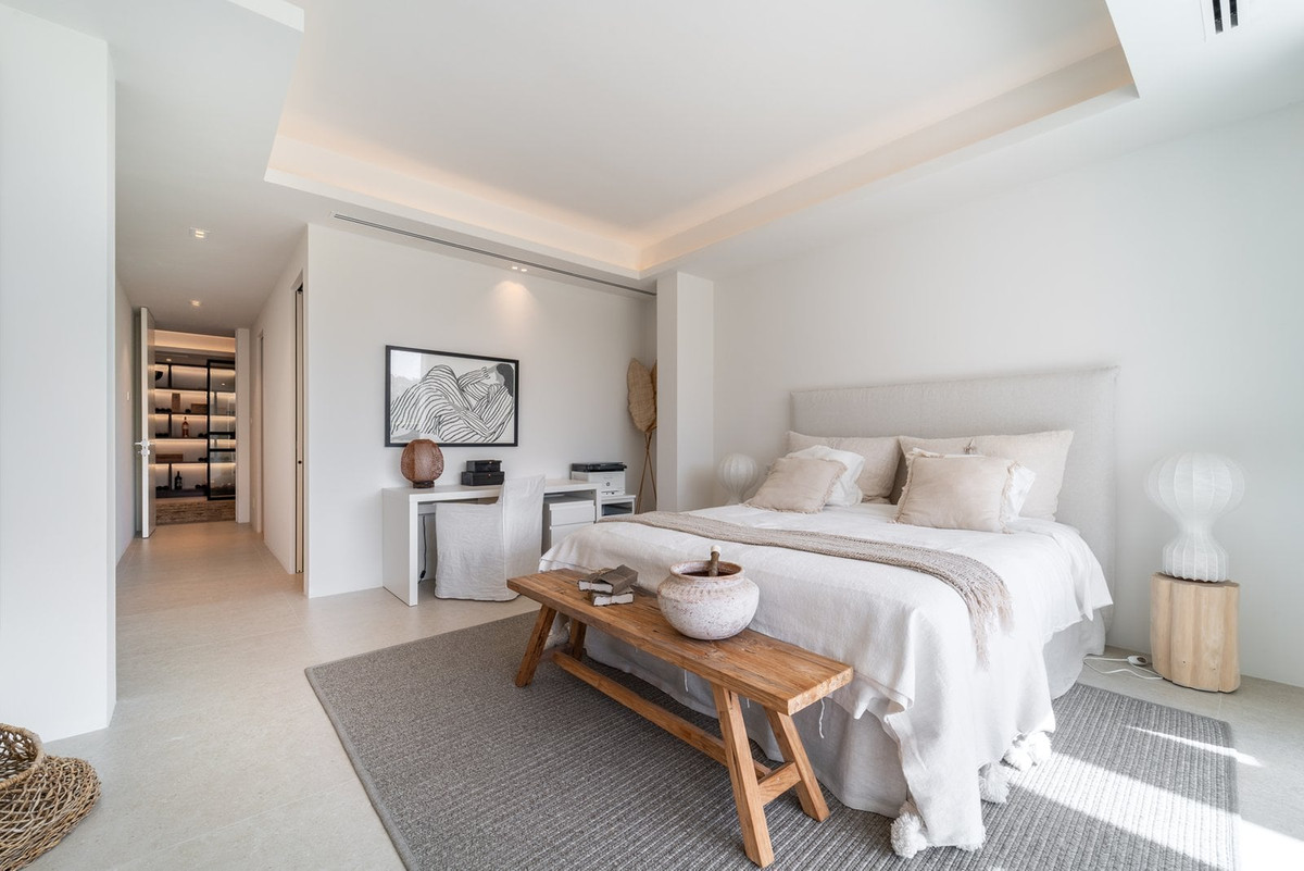 6 Bed Townhouse for sale in Benahavís Costa Del Sol, Málaga, Spain