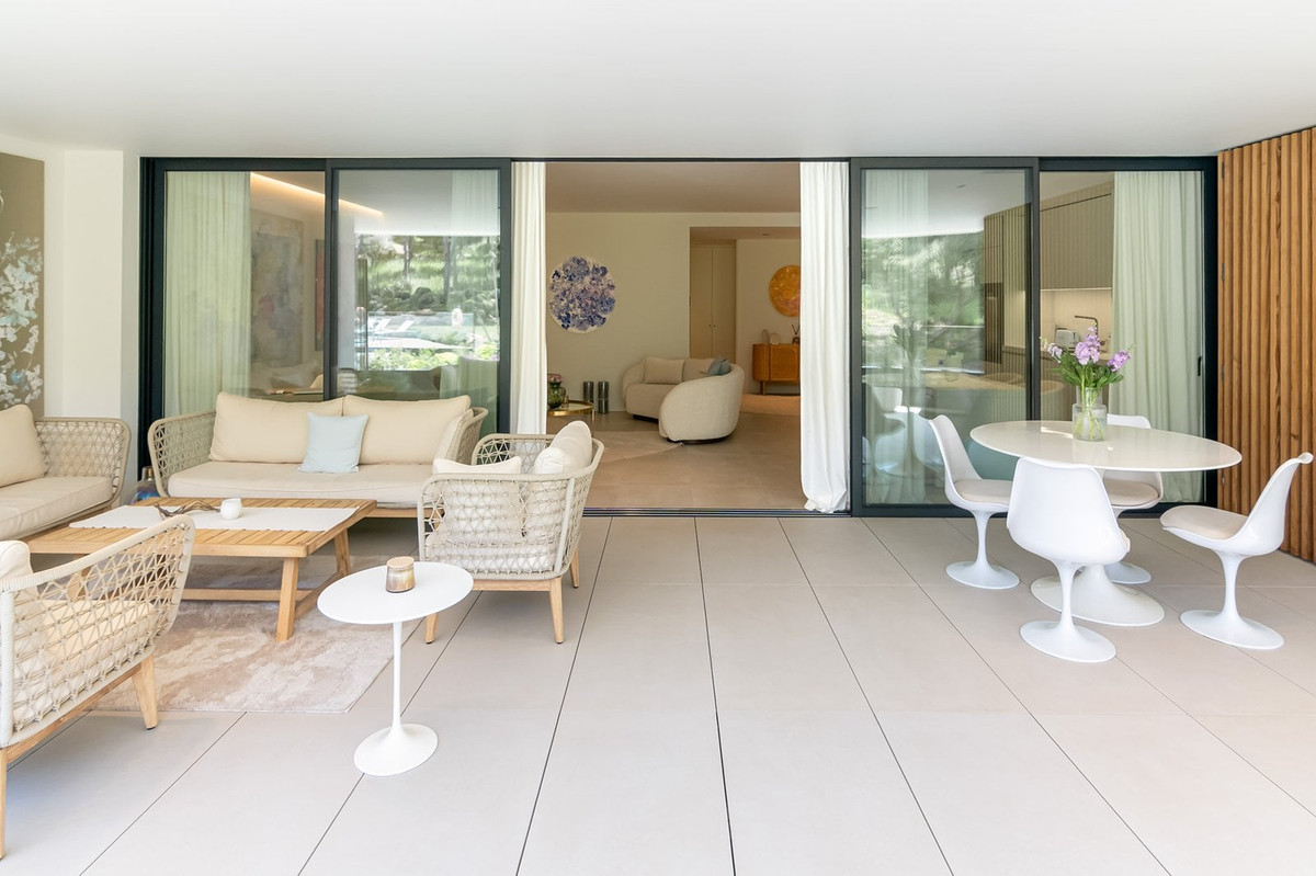 Se vende Apartamento Planta Media de 2 dormitorios en Costa Del Sol, Cadiz, España