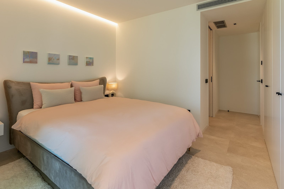 Se vende Apartamento Planta Media de 2 dormitorios en Costa Del Sol, Cadiz, España