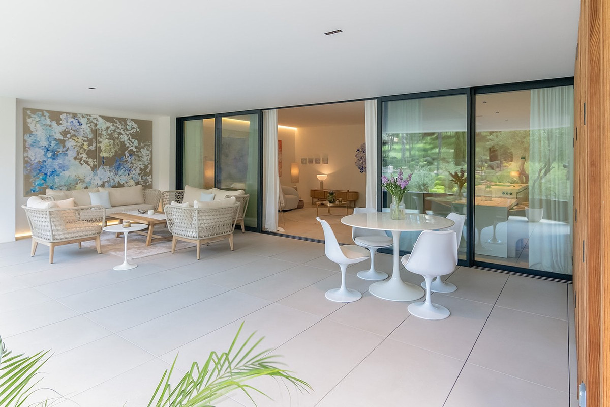 Se vende Apartamento Planta Media de 2 dormitorios en Costa Del Sol, Cadiz, España