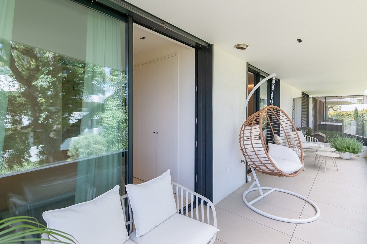 Se vende Apartamento Planta Media de 2 dormitorios en Costa Del Sol, Cadiz, España