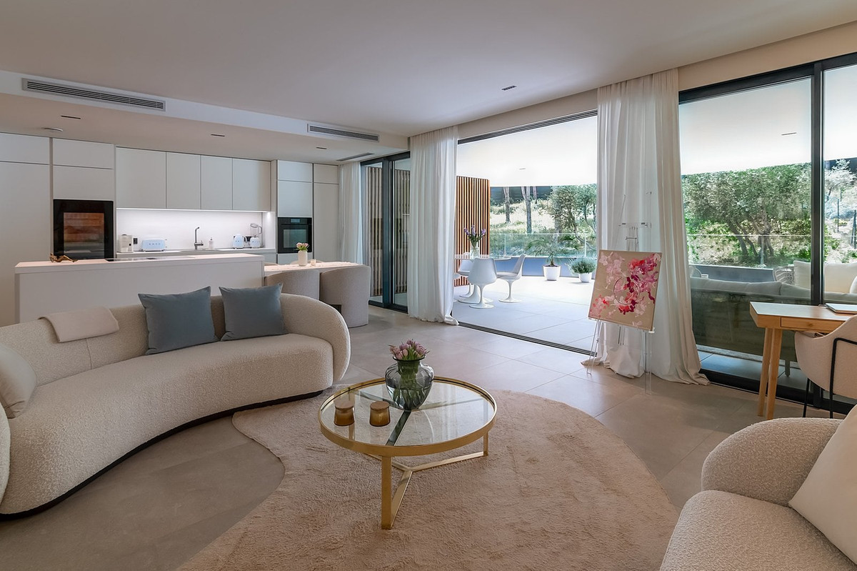 Se vende Apartamento Planta Media de 2 dormitorios en Costa Del Sol, Cadiz, España