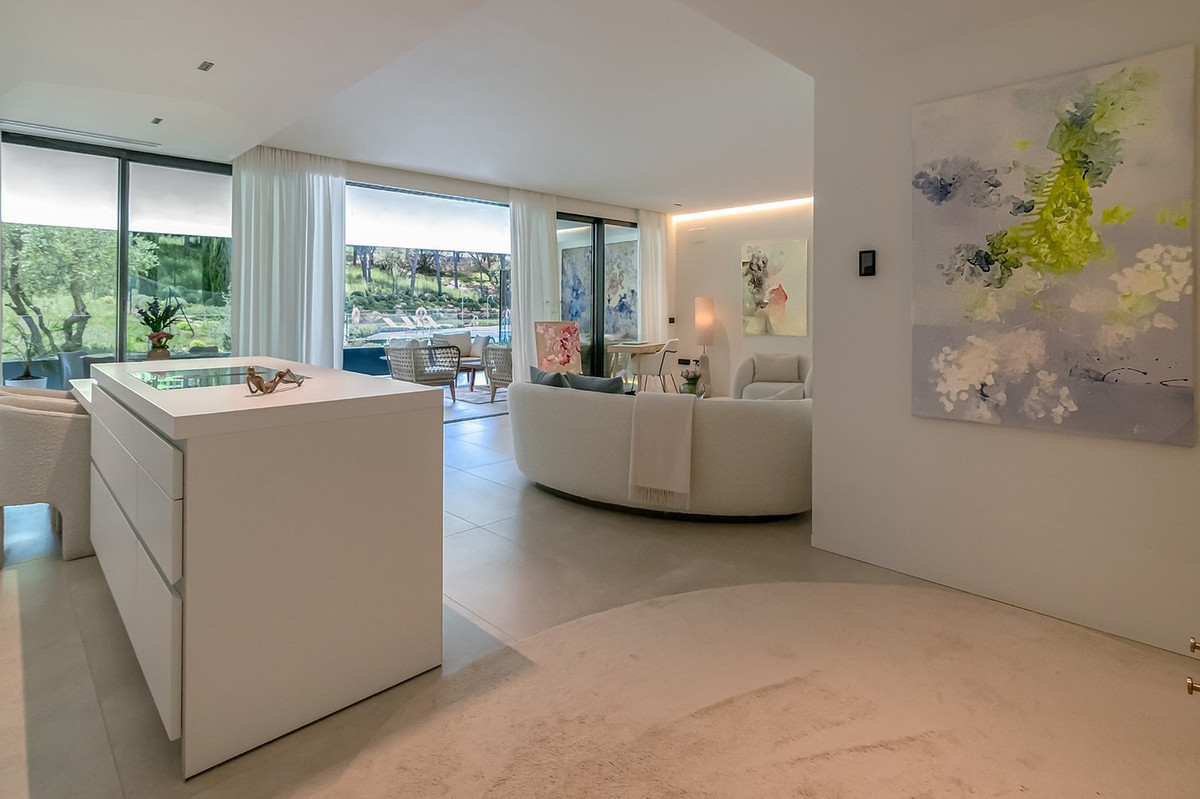 Se vende Apartamento Planta Media de 2 dormitorios en Costa Del Sol, Cadiz, España