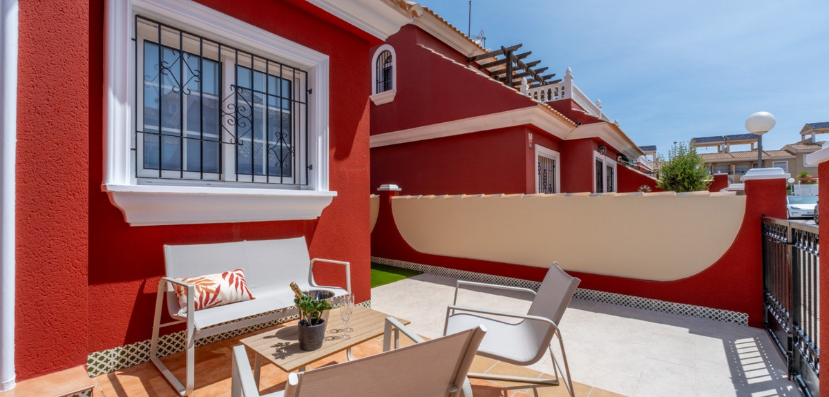 Se vende Villa - Chalet de 3 dormitorios en Costa Blanca, Alicante, España