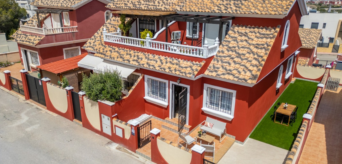 Se vende Villa - Chalet de 3 dormitorios en Costa Blanca, Alicante, España