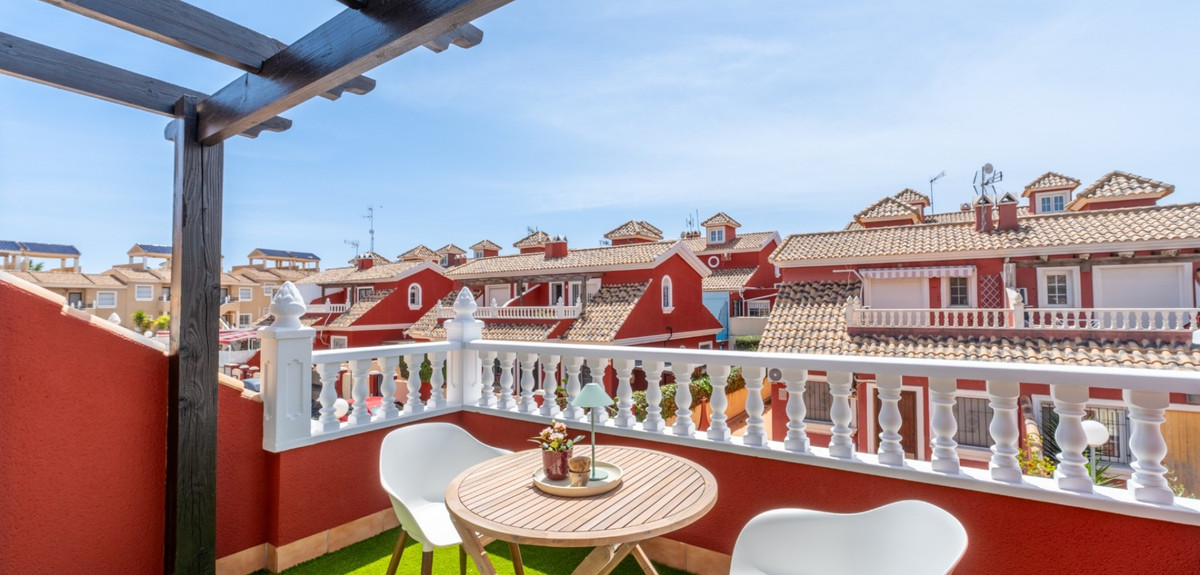 Se vende Villa - Chalet de 3 dormitorios en Costa Blanca, Alicante, España