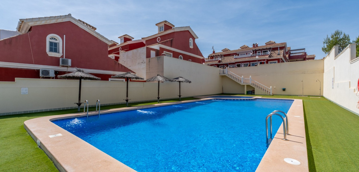 Se vende Villa - Chalet de 3 dormitorios en Costa Blanca, Alicante, España