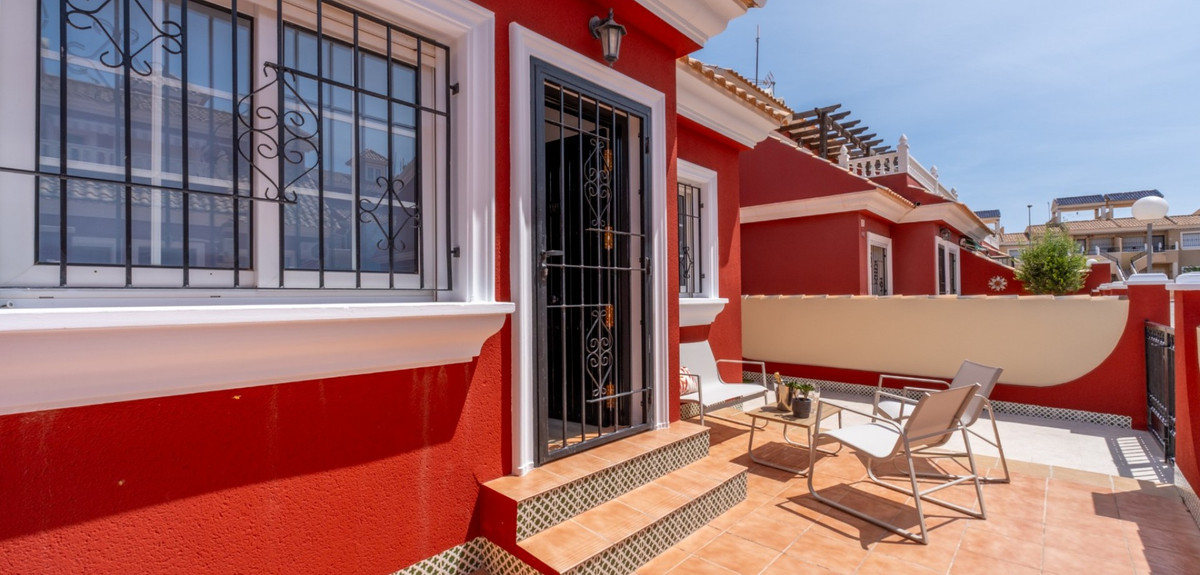 Se vende Villa - Chalet de 3 dormitorios en Costa Blanca, Alicante, España