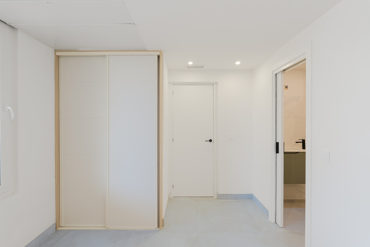 3 Bed Apartment for sale in Nueva Andalucía Costa Del Sol, Málaga, Spain