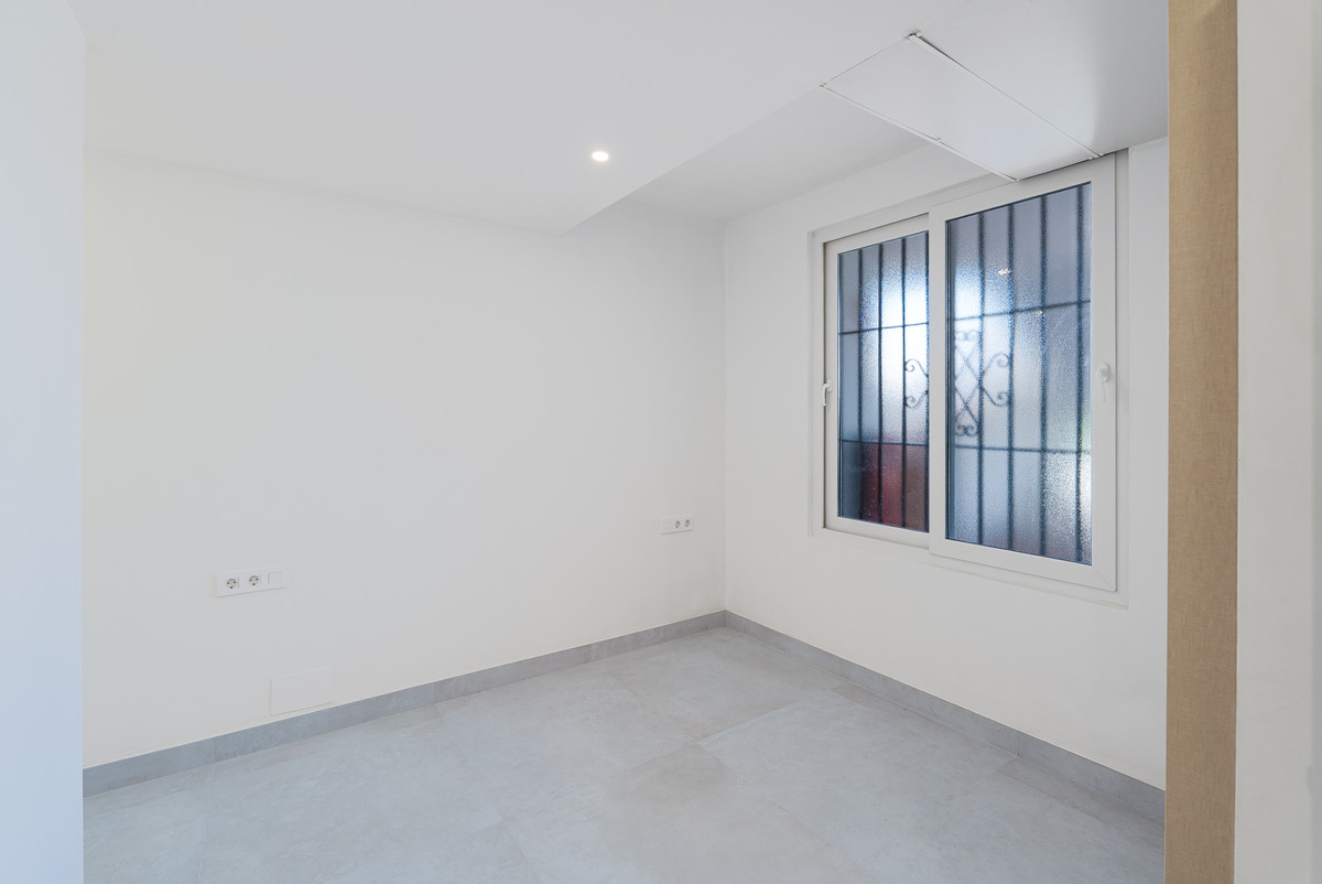 3 Bed Apartment for sale in Nueva Andalucía Costa Del Sol, Málaga, Spain