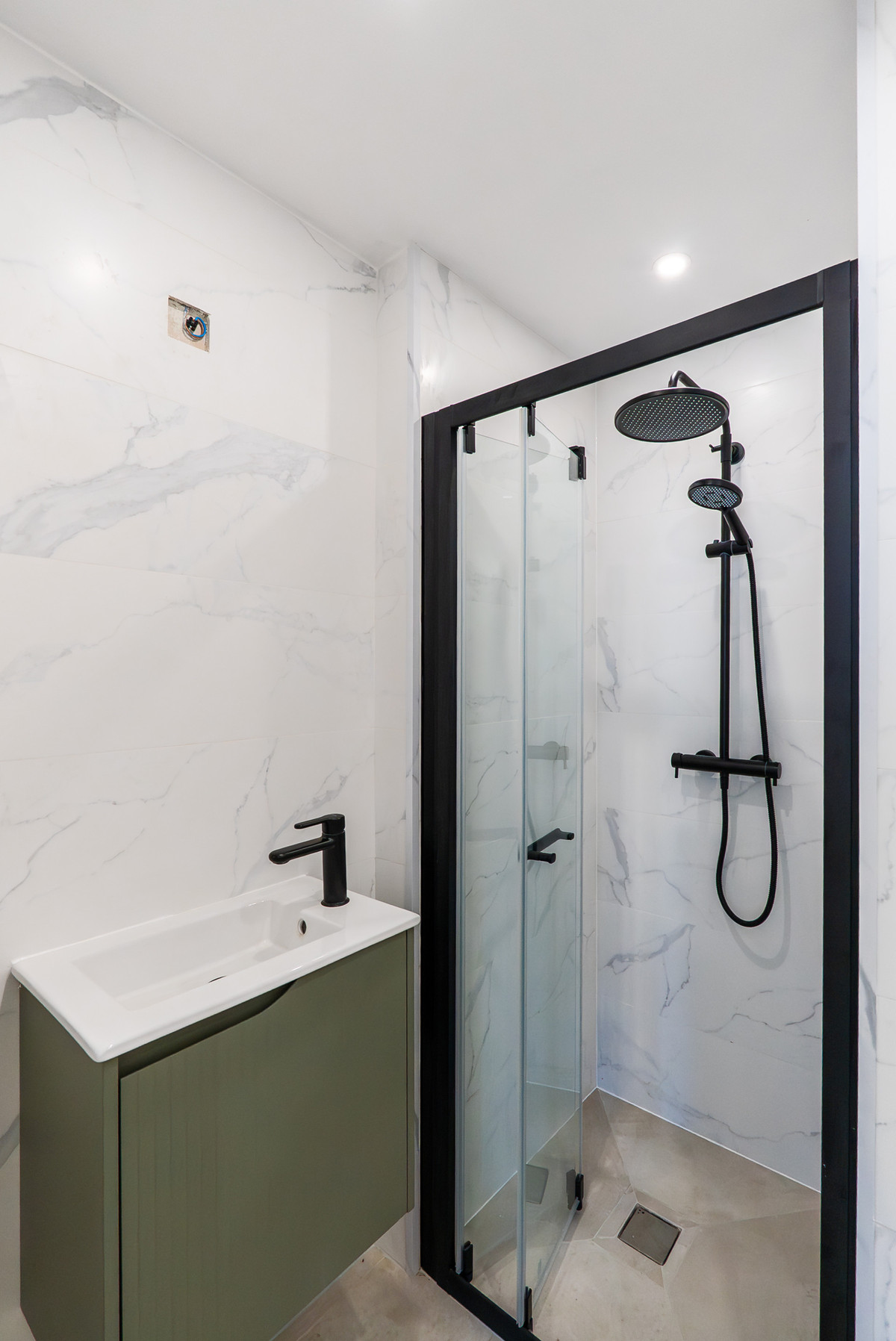 3 Bed Apartment for sale in Nueva Andalucía Costa Del Sol, Málaga, Spain