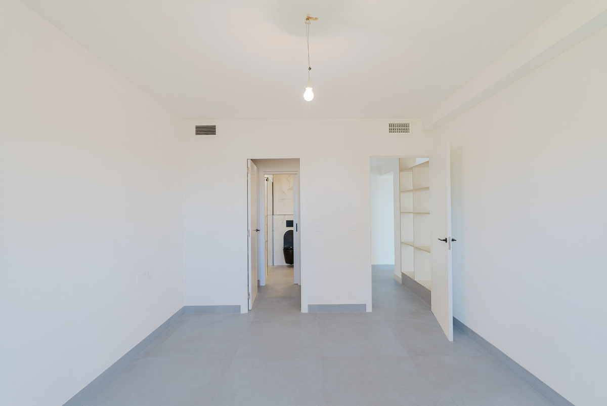 3 Bed Apartment for sale in Nueva Andalucía Costa Del Sol, Málaga, Spain