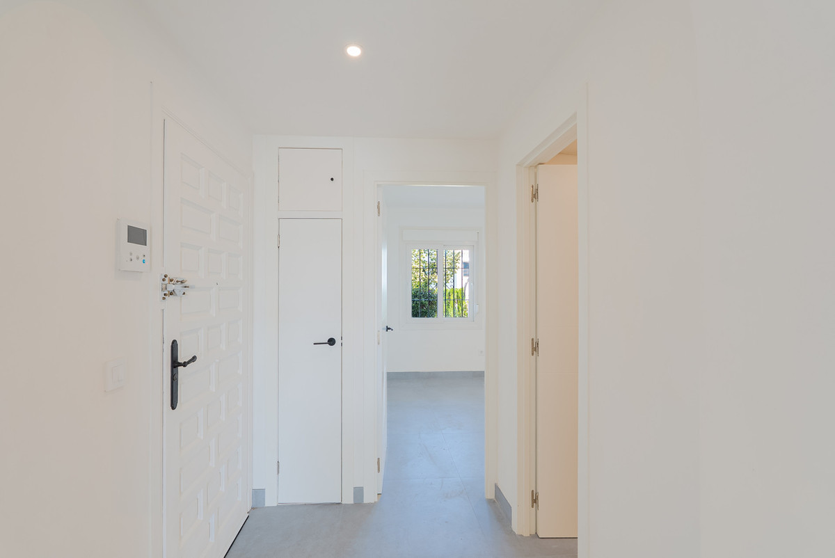 3 Bed Apartment for sale in Nueva Andalucía Costa Del Sol, Málaga, Spain