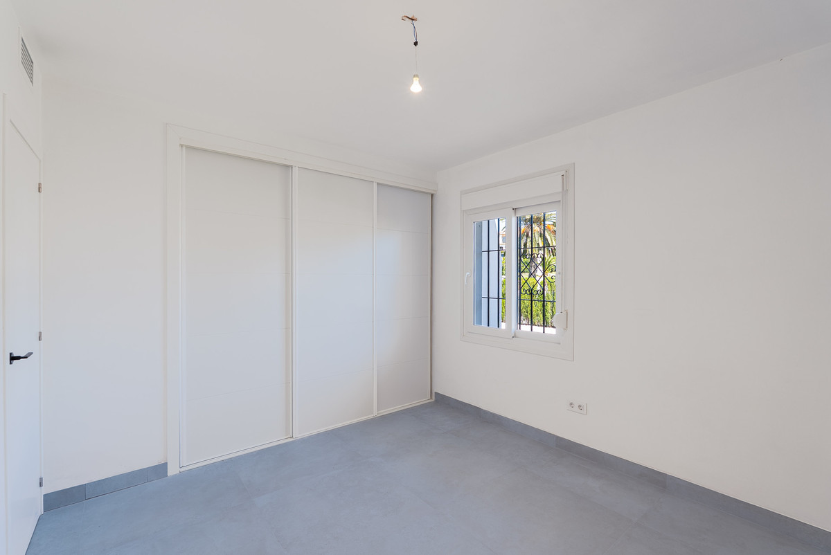 3 Bed Apartment for sale in Nueva Andalucía Costa Del Sol, Málaga, Spain
