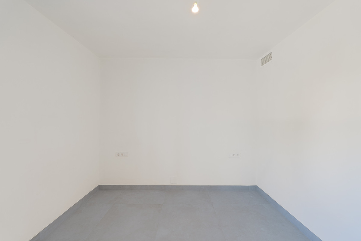 3 Bed Apartment for sale in Nueva Andalucía Costa Del Sol, Málaga, Spain
