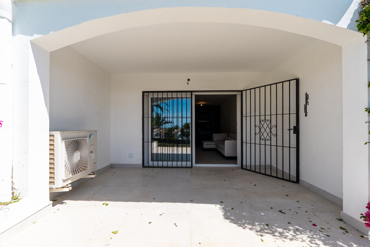 3 Bed Apartment for sale in Nueva Andalucía Costa Del Sol, Málaga, Spain