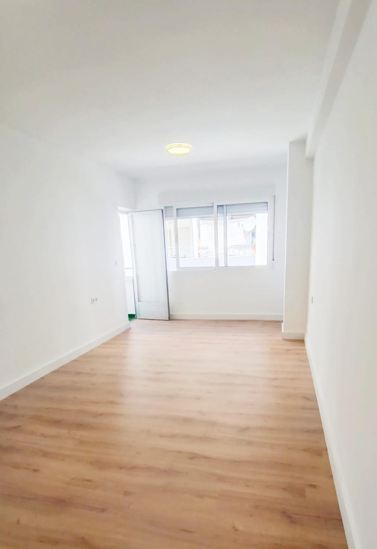 Se vende Apartamento Planta Media de 3 dormitorios en Costa Blanca, Alicante, España