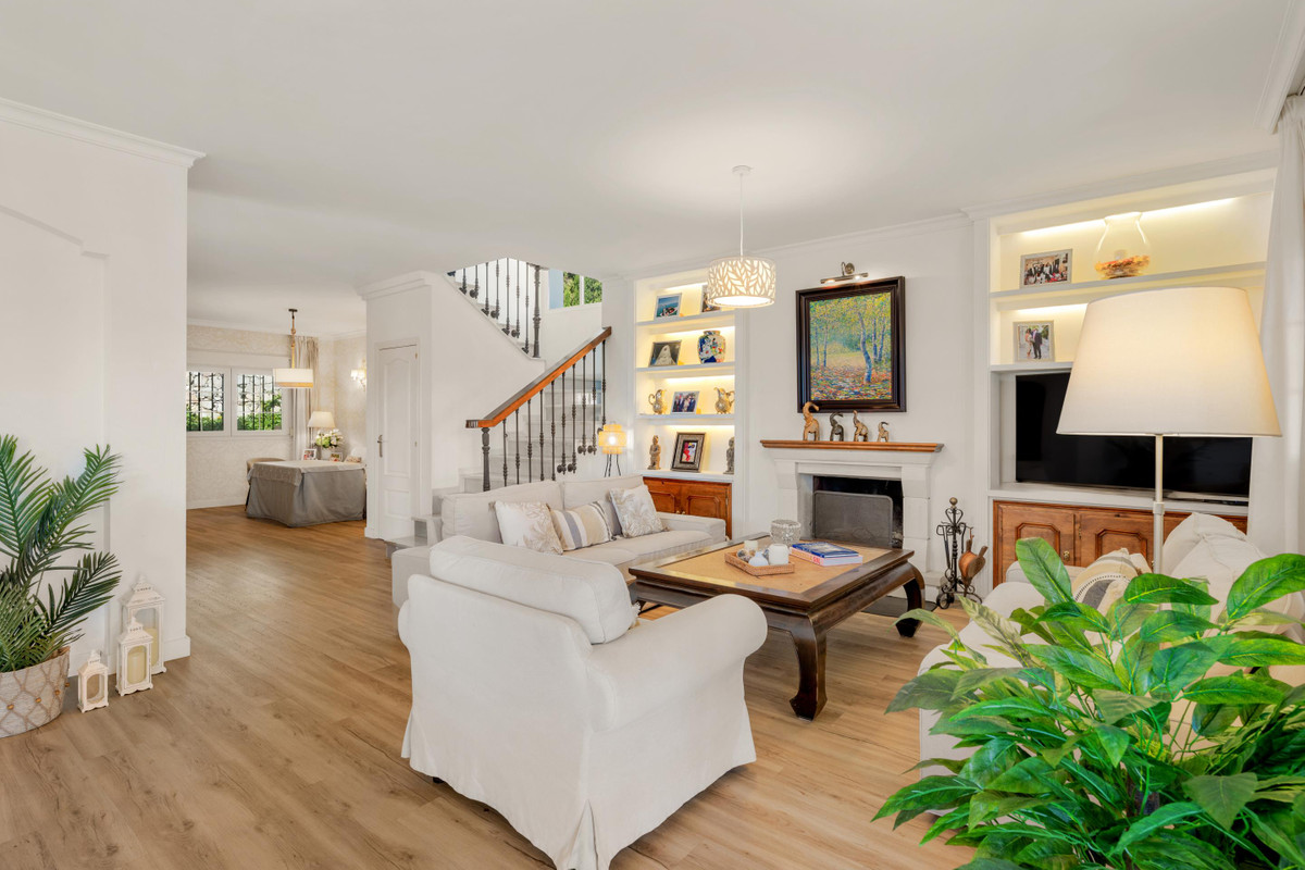 3 Bed Townhouse for sale in Estepona Costa Del Sol, Málaga, Spain