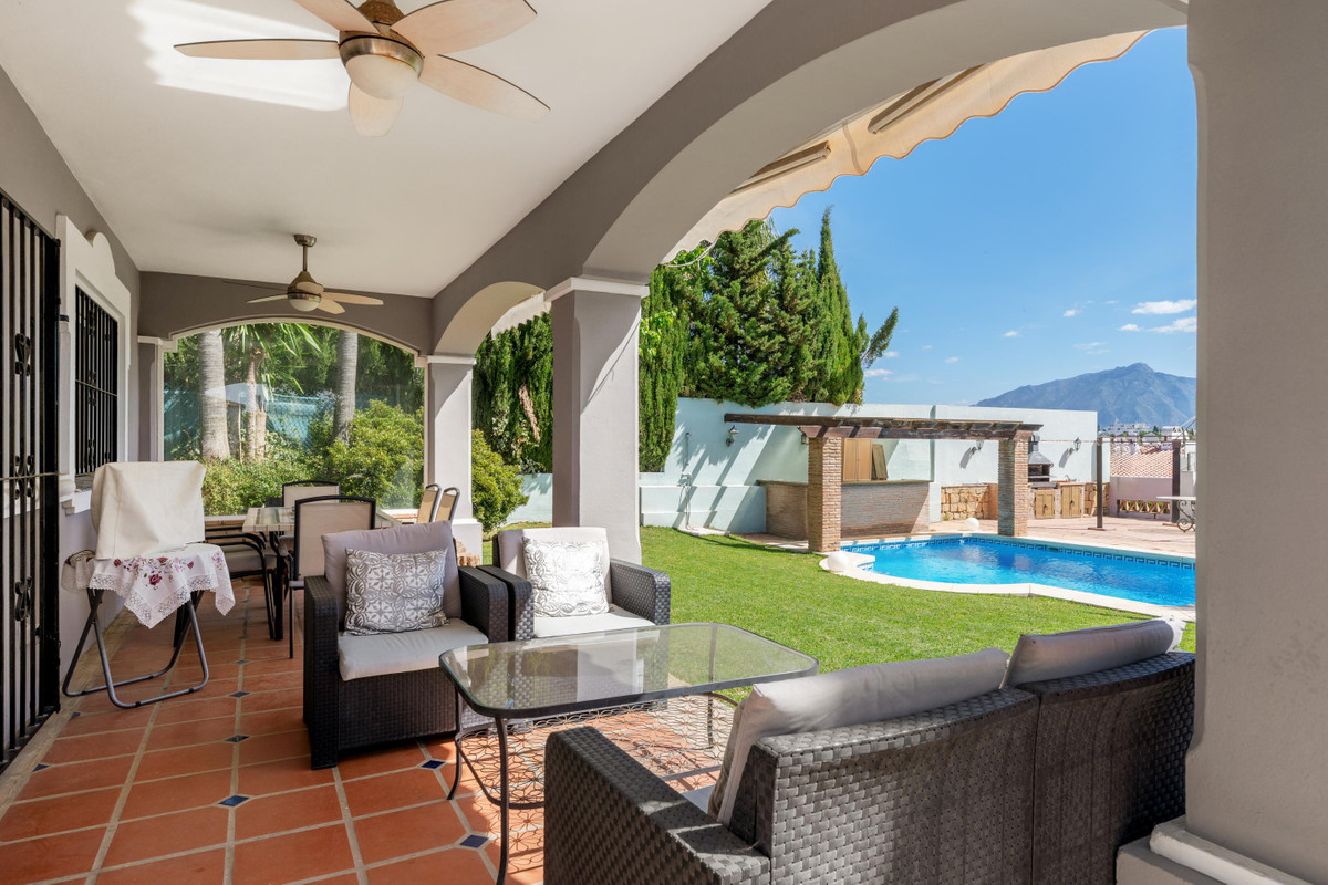 3 Bed Townhouse for sale in Estepona Costa Del Sol, Málaga, Spain