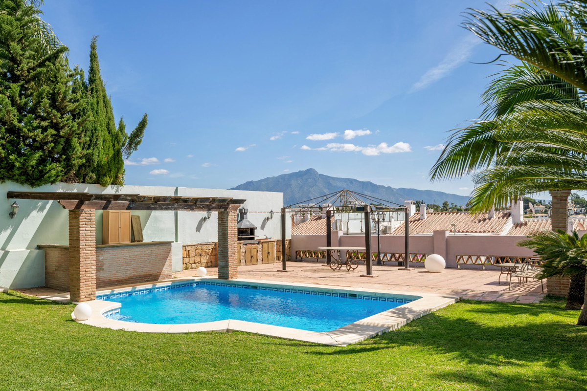 3 Bed Townhouse for sale in Estepona Costa Del Sol, Málaga, Spain