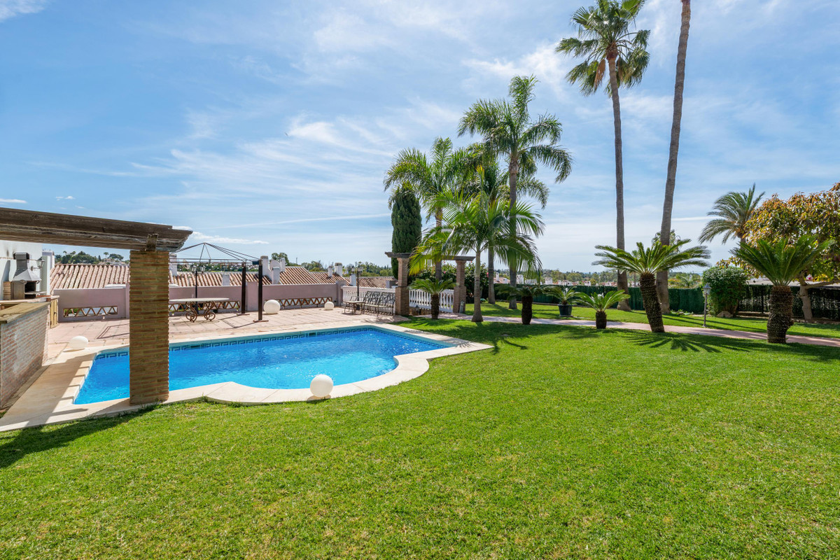 3 Bed Townhouse for sale in Estepona Costa Del Sol, Málaga, Spain