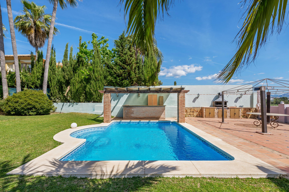 3 Bed Townhouse for sale in Estepona Costa Del Sol, Málaga, Spain