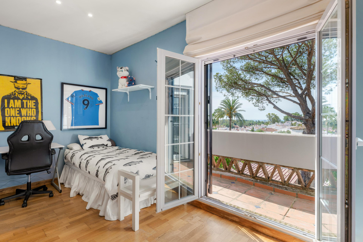 3 Bed Townhouse for sale in Estepona Costa Del Sol, Málaga, Spain