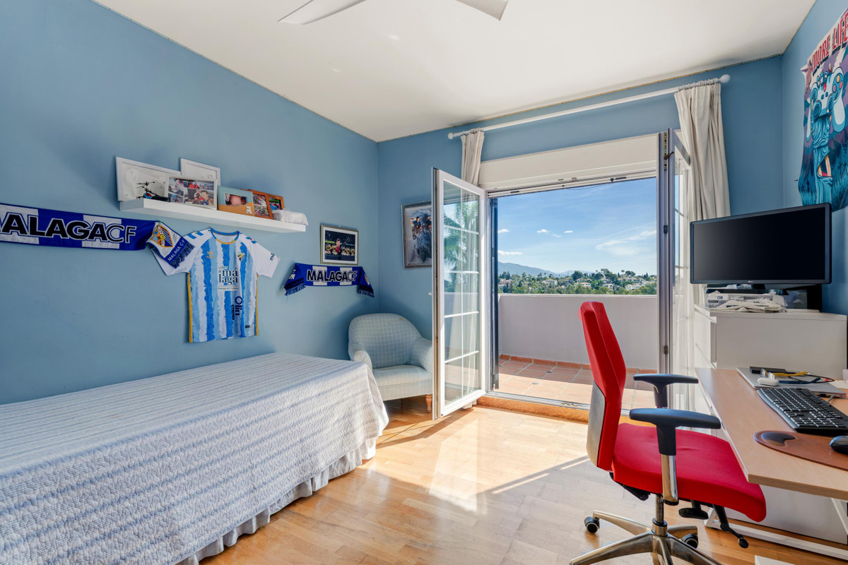 3 Bed Townhouse for sale in Estepona Costa Del Sol, Málaga, Spain