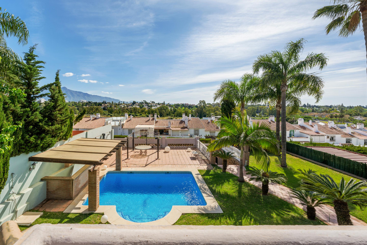 3 Bed Townhouse for sale in Estepona Costa Del Sol, Málaga, Spain