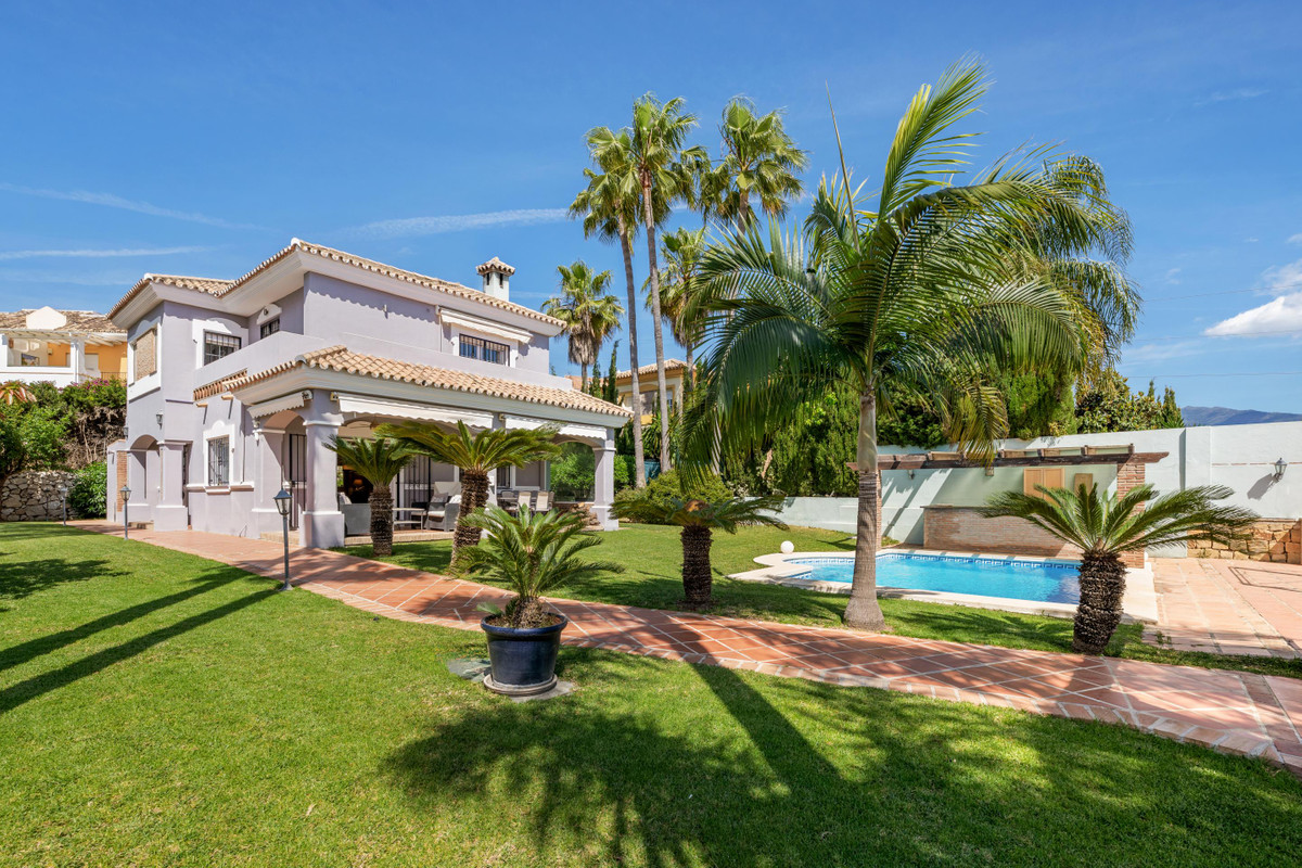 3 Bed Townhouse for sale in Estepona Costa Del Sol, Málaga, Spain