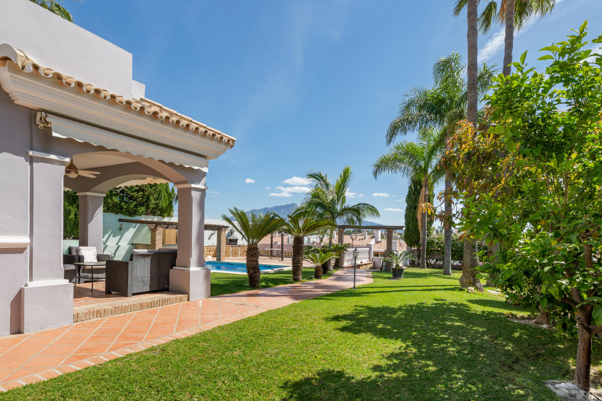 3 Bed Townhouse for sale in Estepona Costa Del Sol, Málaga, Spain