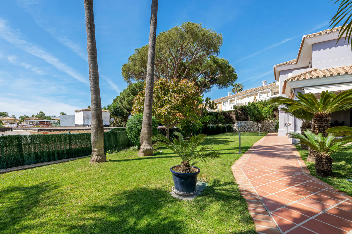 3 Bed Townhouse for sale in Estepona Costa Del Sol, Málaga, Spain