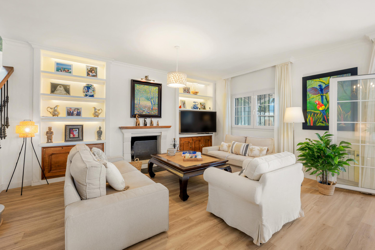 3 Bed Townhouse for sale in Estepona Costa Del Sol, Málaga, Spain
