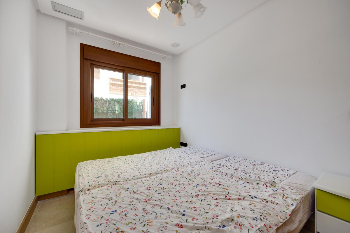 Se vende Apartamento Planta Baja de 2 dormitorios en Costa Blanca, Alicante, España
