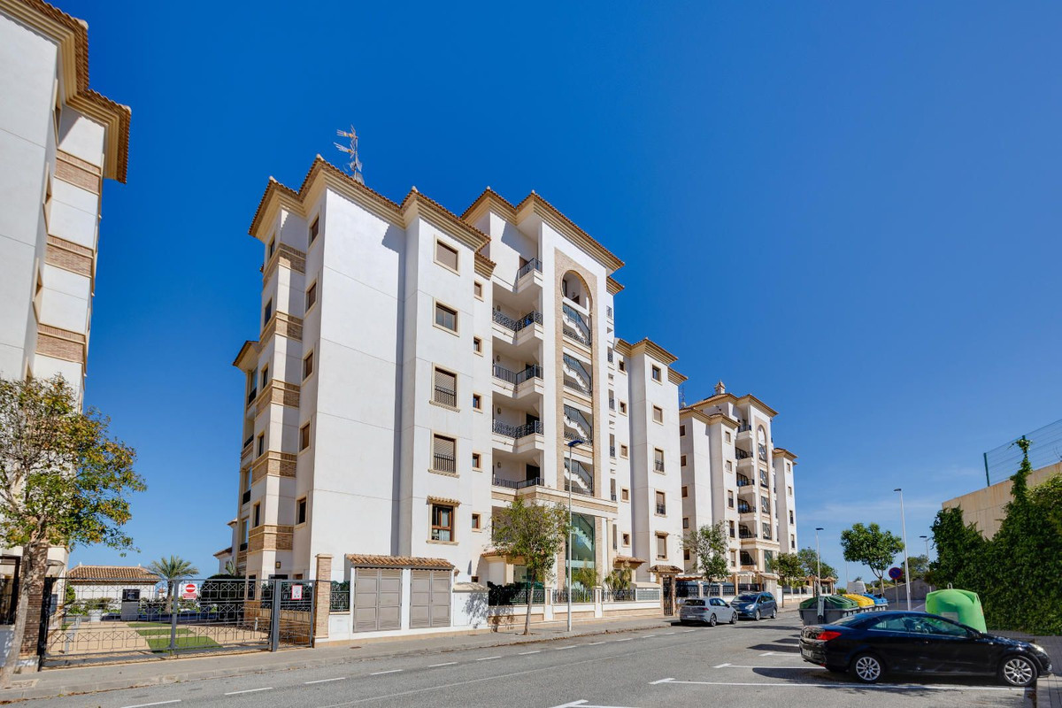 Se vende Apartamento Planta Baja de 2 dormitorios en Costa Blanca, Alicante, España