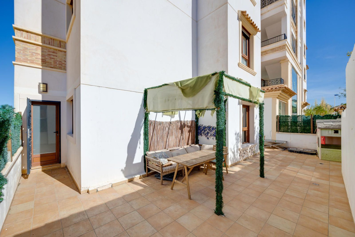 Se vende Apartamento Planta Baja de 2 dormitorios en Costa Blanca, Alicante, España