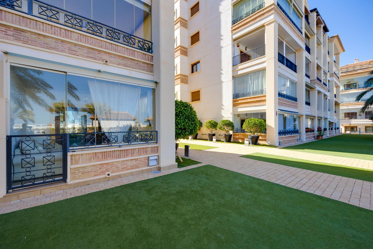 Se vende Apartamento Planta Baja de 2 dormitorios en Costa Blanca, Alicante, España