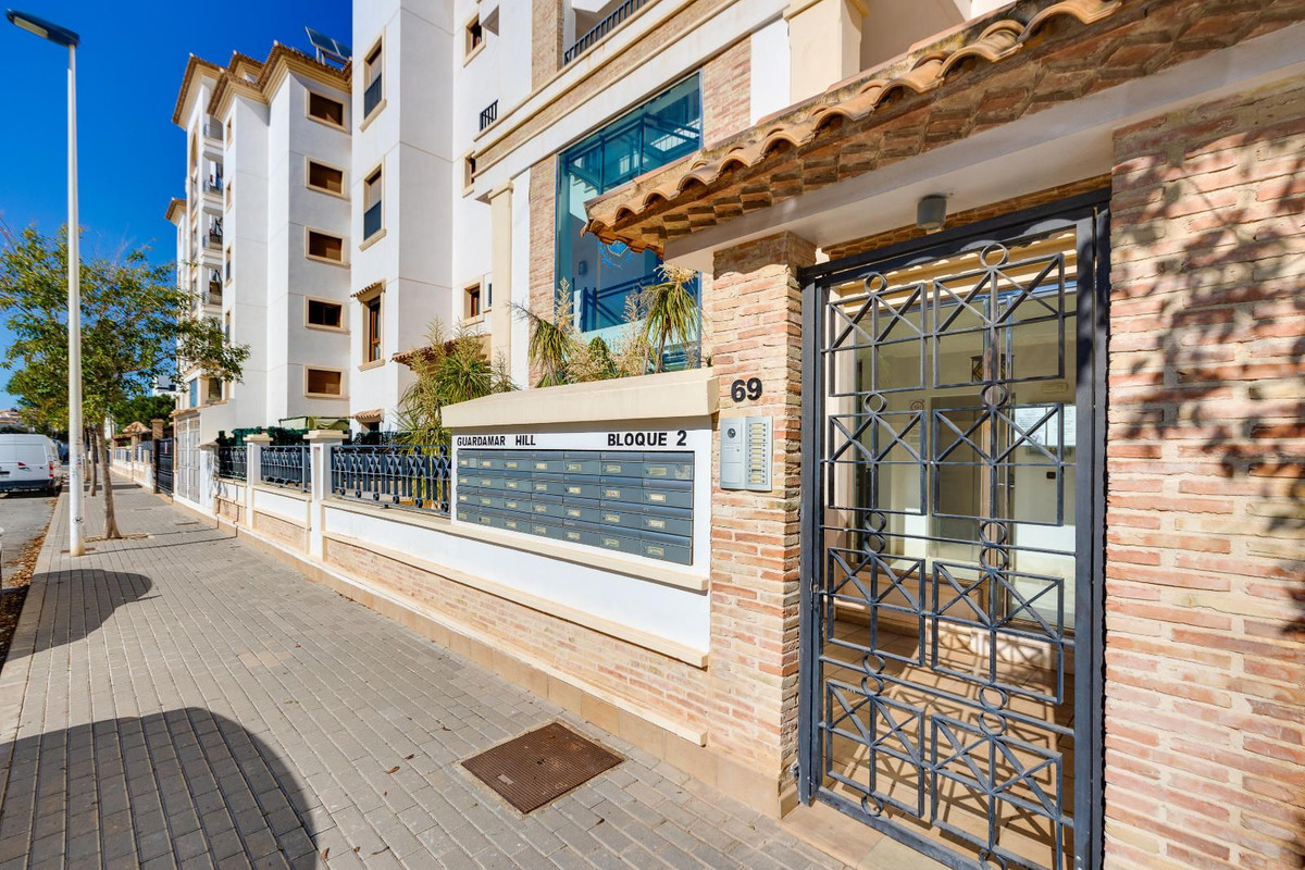 Se vende Apartamento Planta Baja de 2 dormitorios en Costa Blanca, Alicante, España
